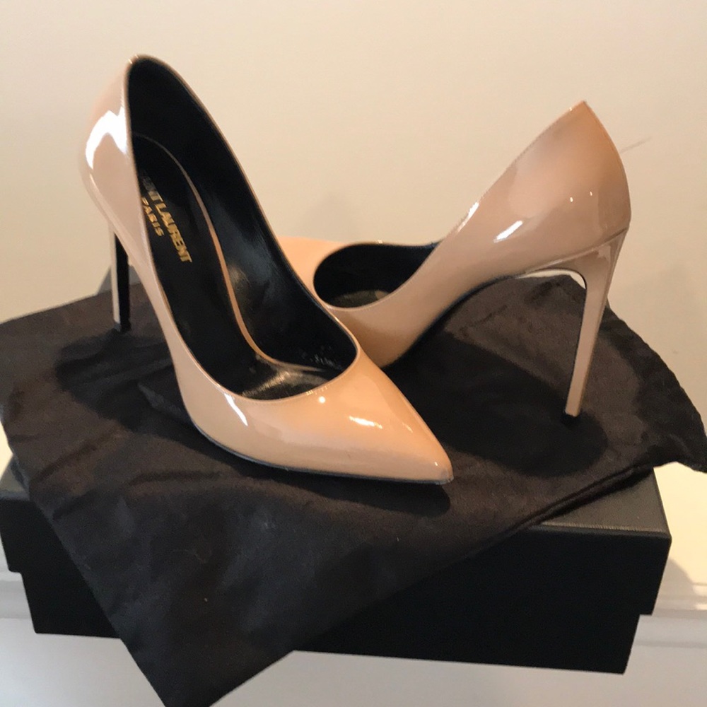 Saint Laurent Vitello Vernice Soft darker nude 38